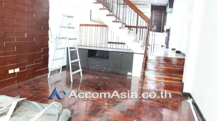 5  Office Space For Rent in Sukhumvit ,Bangkok BTS Phrom Phong AA17558